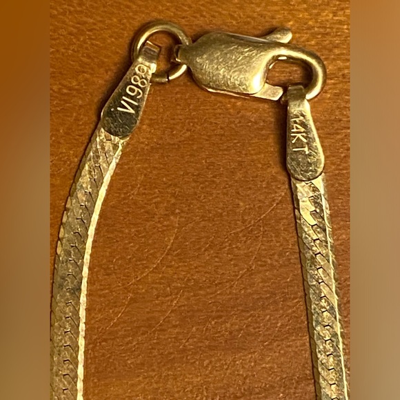 14kt Gold Herringbone Necklace - Picture 11 of 17